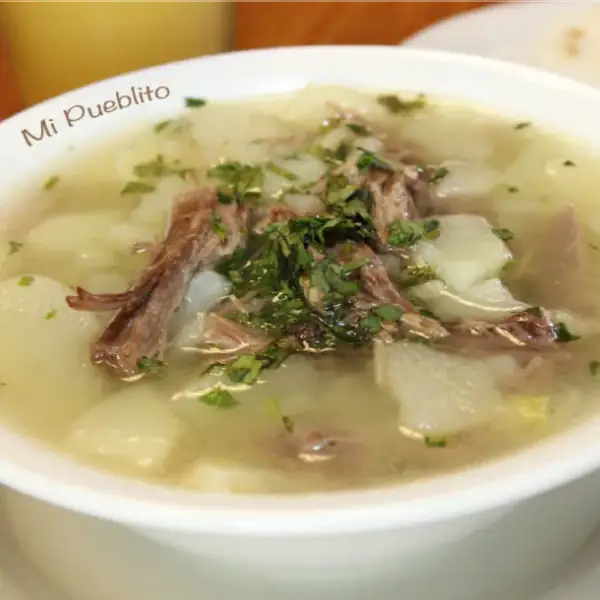 Caldo de papa con carne