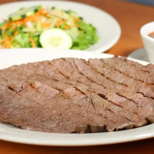 Carne asada con dos acompañamientos